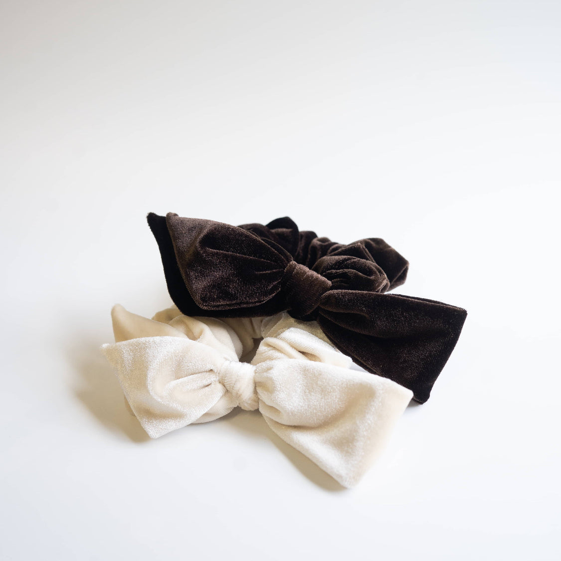 Scrunchie di Velluto Grande con Fiocco